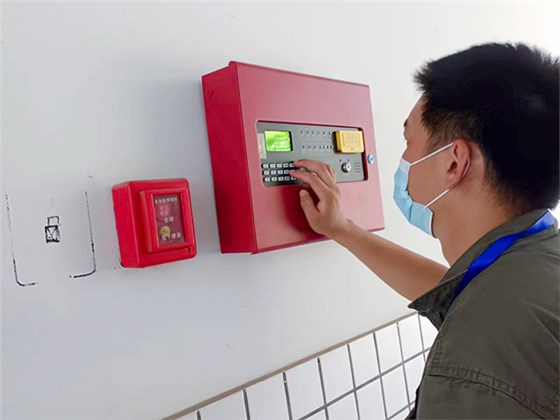 上海天驕消防設(shè)施檢測技術(shù)人員在檢測
